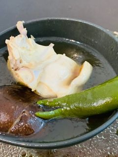 剝皮辣椒香菇雞湯 的食譜成品照片