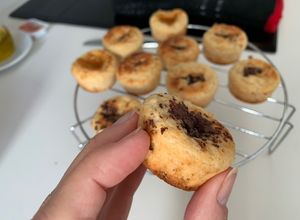 Foto principal de Mini muffins de chocolate saludables, sin grasa ni azúcar