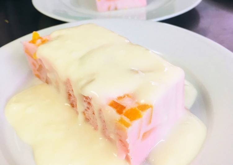 Pudding Mangga dengan saus cream vanilla