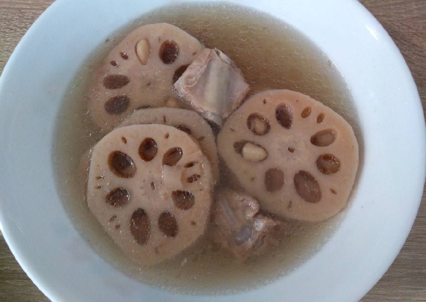 Peanut և Lotus root soup with pork ribs