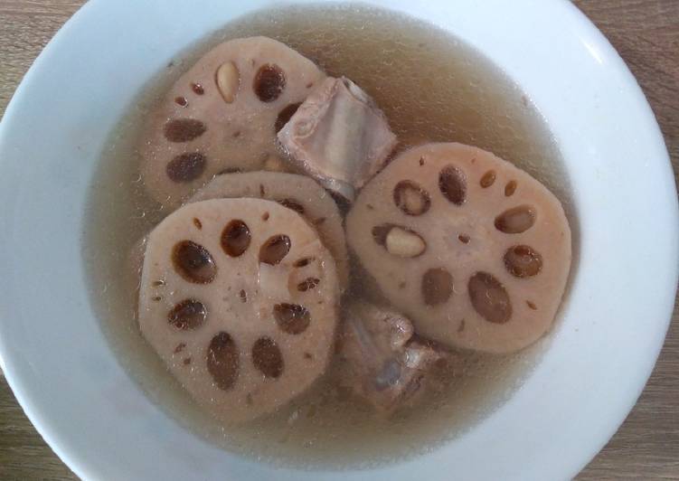 Recipe of Ultimate 花生莲藕排骨汤 Lotus Root &amp; Peanuts Pork Ribs Soup