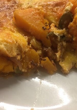 Zdjęcie przepisu Tarta na cieście francuskim z chia, z dynią i sokiem.