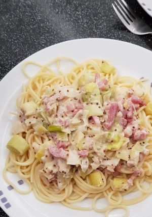 Une photo de °Spaghettis aux poireaux façon carbonara °