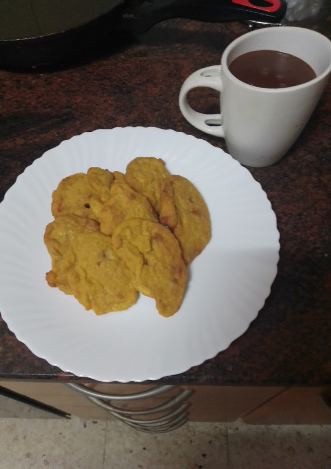 Una foto de Tortillas de calabaza y plátano con chocolate caliente
