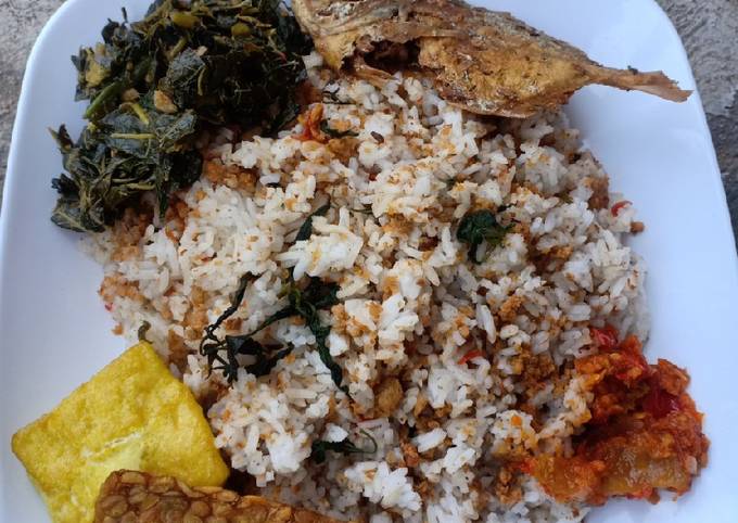 Nasi Tutug Oncom