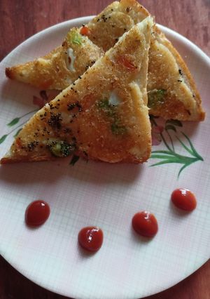 सूजी टोस्ट (suji toast recipe in Hindi) रेसिपी मुख्य फोटो
