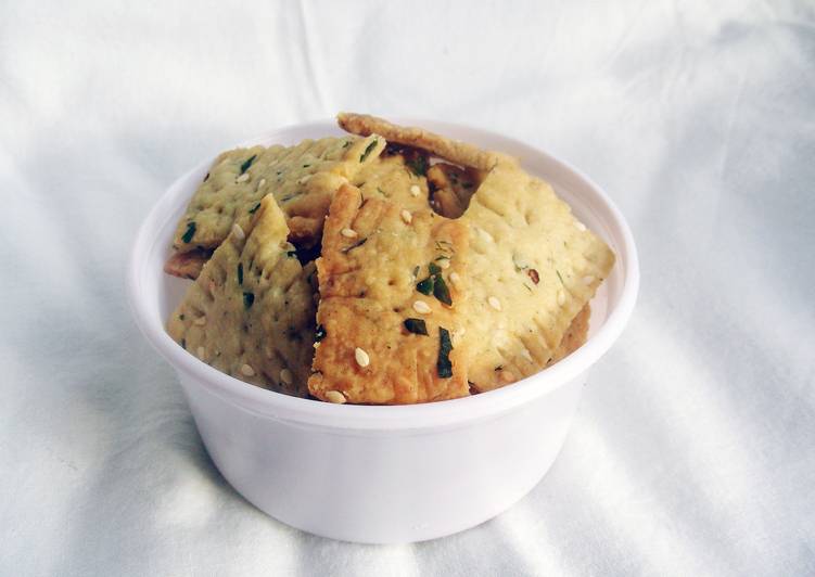 Eggless Masala Biscuit