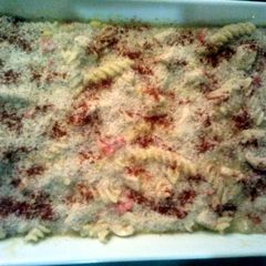 A picture of Chicken pasta and veggie bake.