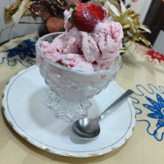 Strawberry ice cream A picture of Strawberry ice cream.