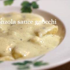Easy Gnocchi with Gorgonzola Sauce A picture of Easy Gnocchi with Gorgonzola Sauce.
