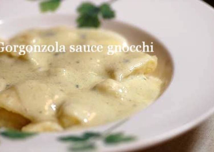 Easy Gnocchi with Gorgonzola Sauce