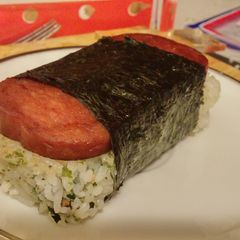 A picture of Teriyaki spam musubi.