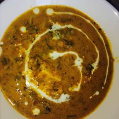 A picture of Methi Paneer Matar Malai.