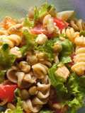 Ensalada fresca de tirabuzones