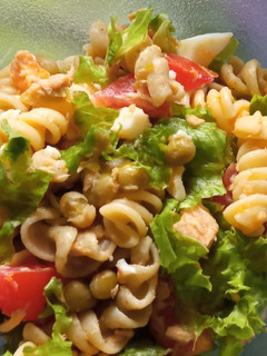 Una foto de Ensalada fresca de tirabuzones
