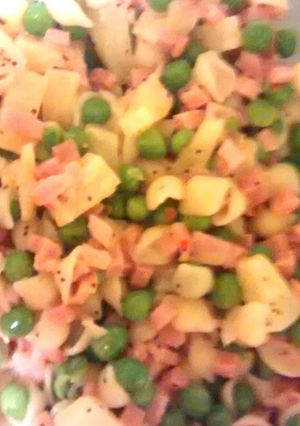 A picture of Ham and Pineapple Pasta Salad.