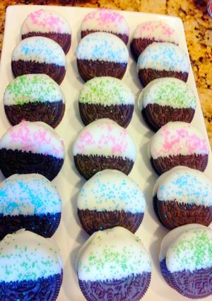 A picture of Chocolate Dipped Oreos.