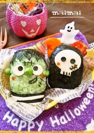 A picture of Frankenstein Monster and a Skull Halloween Character Bento.