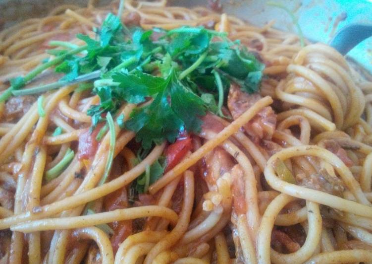 Easiest Way to Prepare Super Quick Homemade Spaghetti with spicy pilchards