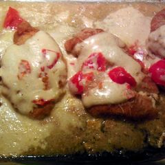 A picture of Cheesy Chicken Alfredo with pasta.