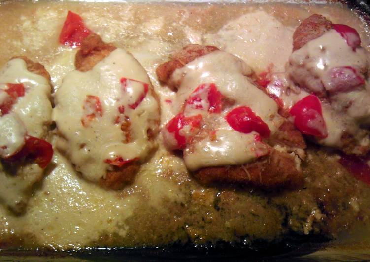 Cheesy Chicken Alfredo with pasta Cheesy Chicken Alfredo with pasta