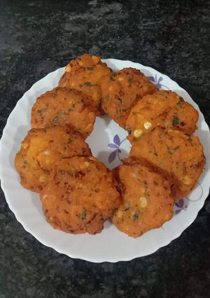 A picture of Dal vade.
