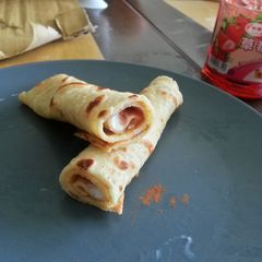 A picture of Palacinky (Czech Pancakes).