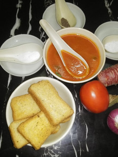 ટોમેટો સૂપ (Tomato soup Recipe in Gujarati) રેસીપી મુખ્ય ફોટો
