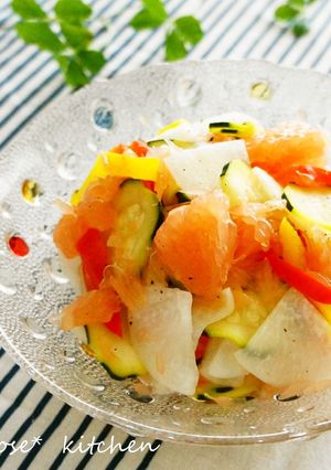 A picture of Refreshing Grapefruit and Daikon Radish Salad.