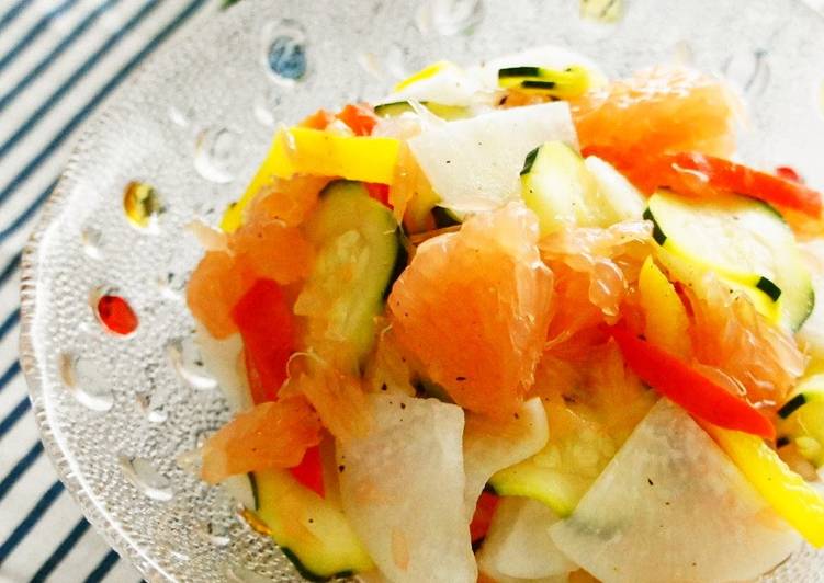 Recipe of Any-night-of-the-week Refreshing Grapefruit and Daikon Radish Salad