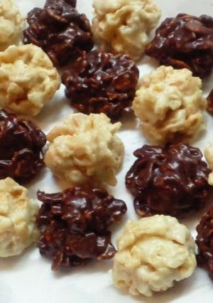 A picture of Very Easy Chocolate Crunch.