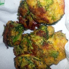 A picture of Broccoli Cheddar Patties.