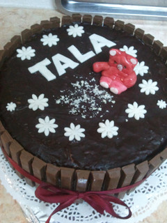 A picture of Chocolate Cake with Kit-kat.