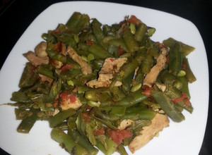 A picture of HCG diet meal 1: chicken and string beans.