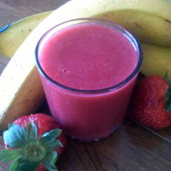 A picture of 2smile fruit smoothie.