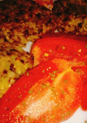 Una foto de Hamburguesas de arroz, polenta y chilinaza 👌👍