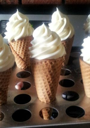 A picture of Cream cheese frosting.