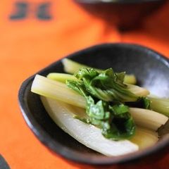A picture of Snack-Time Celery with Vinegar Dressing.