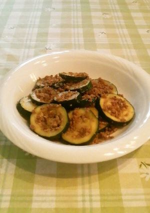 A picture of Zucchini and Ground Pork Stir-Fry with Curry and Soy Sauce Seasoning.