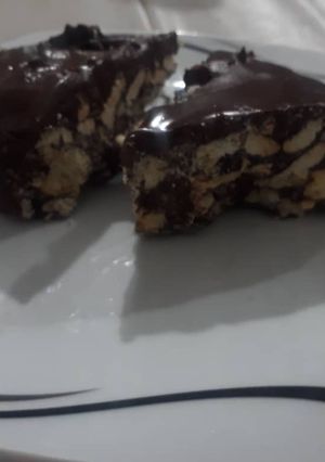عکسی از دستور دسر یخچالی ساده و خوشمزه🤤