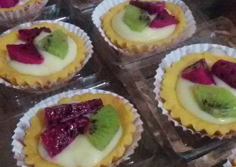 Langkah Mudah untuk Menyiapkan Mini fruit pie, Menggugah Selera