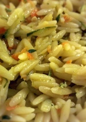 A picture of Lemon orzo primavera.