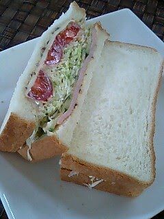 A picture of Hearty Cabbage Sandwich.