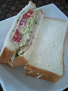 A picture of Hearty Cabbage Sandwich.