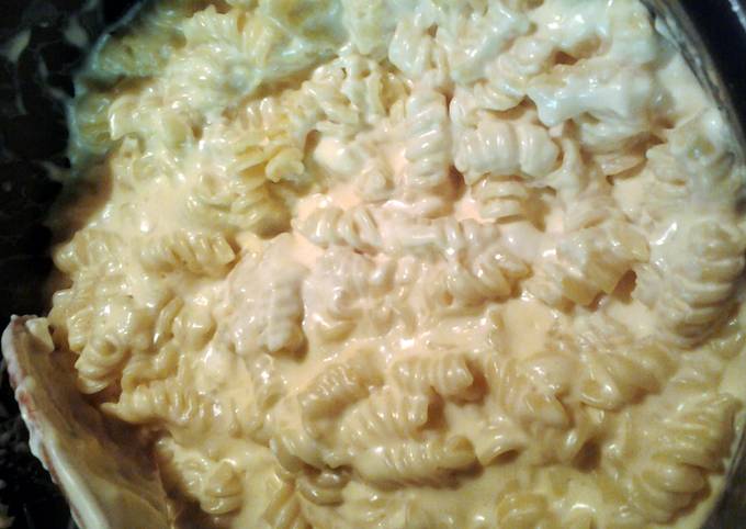 macaroni and creamy cheese (an improvisation)