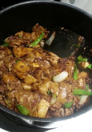 A picture of Classic Chinese Beef with Fat Noodles.