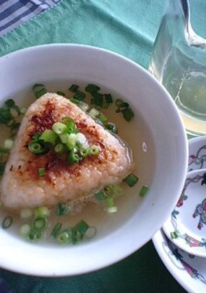 A picture of Western-Style Grilled Onigiri Chazuke.