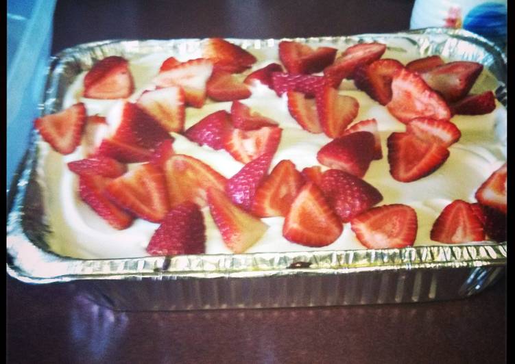 Strawberry Jello Shortcake with Whipped Topping