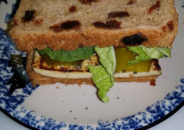 Recipe of Perfect Tofu/Veggie Sandwich (Lactose intollerant frendly)