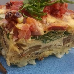 A picture of Kori's spinach, ham, hash brown crust quiche.